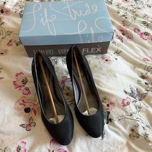 LifeStride Lively Black Shimmer Pumps Size 10M